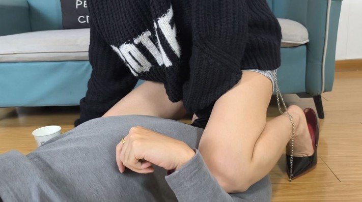 图片[9]_【女神学院·梓】首次给狗子开发圣水_HD绳艺资源