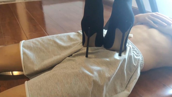 图片[6]_小鱼姐姐黑丝大长腿高跟靴子全体重踩脖子，全身_HD绳艺资源