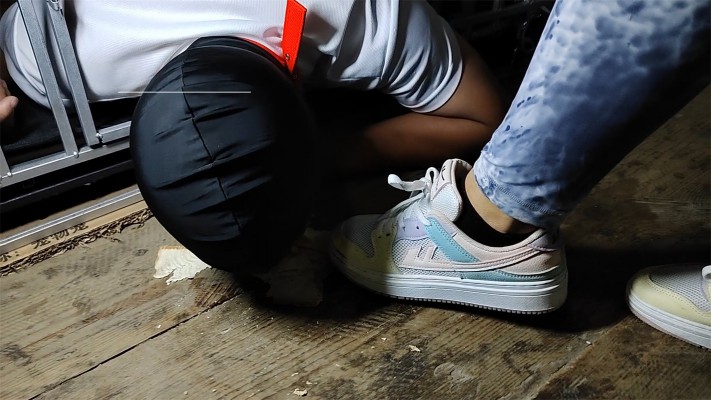 图片[5]_10分钟全语言羞辱运动鞋踩面包、喂食&长期圈养_HD绳艺资源