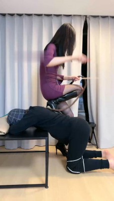 图片[4]_【妲己】双S–黑色高跟刑虐-耳光/长靴全体重踩踏/藤条抽_HD绳艺资源