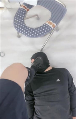 图片[10]_【月影儿】臭黑袜踩脸/磕头求饶/耳光/保鲜膜裹头_HD绳艺资源