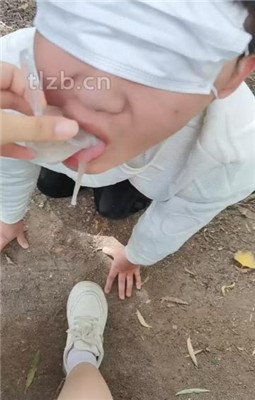 图片[7]_【喵主】户外虐-白鞋白袜踩虐舔/踢踹_HD绳艺资源