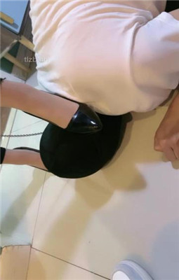 图片[19]_【伊兮夫妻】夫妻主VS绿帽奴-舔脏鞋踩踏骑马_HD绳艺资源