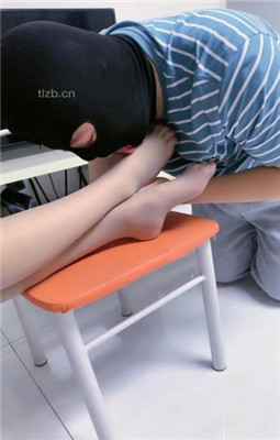 图片[4]_【蜜糖情侣】家奴裸足恋足舔_HD绳艺资源