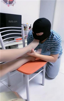 图片[6]_【蜜糖情侣】家奴裸足恋足舔_HD绳艺资源