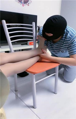 图片[7]_【蜜糖情侣】家奴裸足恋足舔_HD绳艺资源