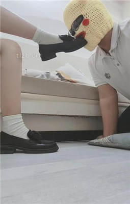 图片[2]_【小奶糖】镜前骑马辱/闻舔皮鞋白袜_HD绳艺资源