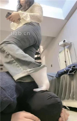 【七宝】超臭原味白袜虐脚奴_HD绳艺资源