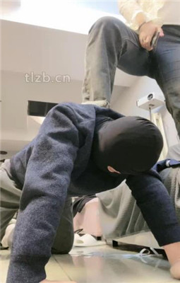 安心 狠毒S小白鞋暴虐狗狗—舔脚重度耳光骑马踢打高空蹦极