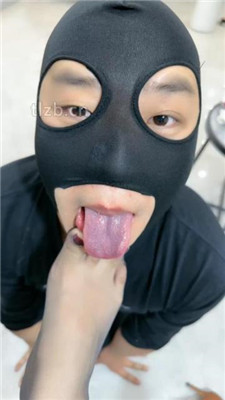 图片[15]_【辣姐】皮靴保养后奖励喂食狗罐头_HD绳艺资源