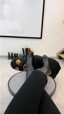 图片[9]_【辣姐】狗舌头舔鞋油保养7双皮靴_HD绳艺资源