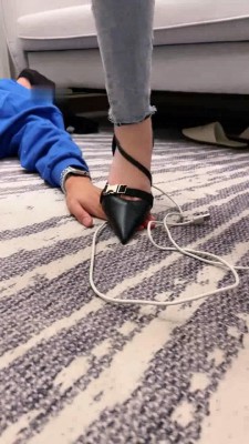 图片[10]_【宸宸】御姐双S高跟踩踏体育生【双视角版】_HD绳艺资源