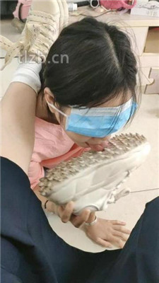 图片[5]_【爱可呀】学姐舌头清洗各种鞋/脚喂食踩舌【完整版】_HD绳艺资源