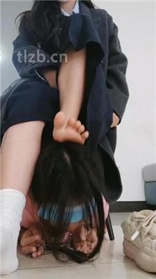 图片[18]_【爱可呀】学姐舌头清洗各种鞋/脚喂食踩舌【完整版】_HD绳艺资源