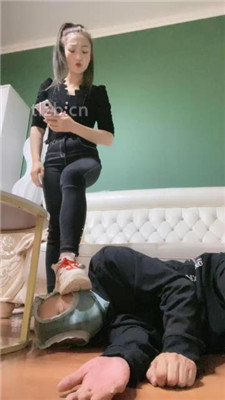 图片[11]_【魅儿】伺候起床-故意刁难贱狗_HD绳艺资源