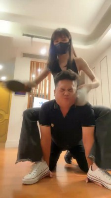 图片[4]_【高难度挑战美学】鞋底耳光/电棍虐打/转胯/全体重踩/白袜脚喂食_HD绳艺资源