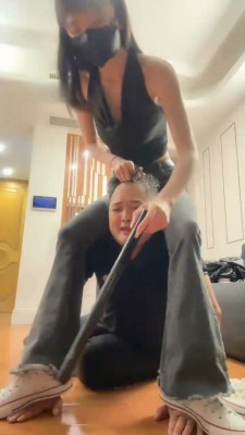 图片[10]_【高难度挑战美学】鞋底耳光/电棍虐打/转胯/全体重踩/白袜脚喂食_HD绳艺资源