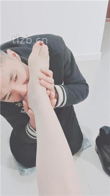 图片[11]_【美容院S】当脚垫/舔脏鞋/臭脚踩脸_HD绳艺资源