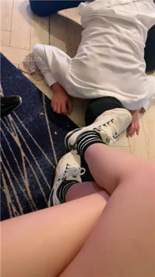 【第5风格】00后鲨鱼酱小主的首秀,踩脸tj深喉一起安排 YC-221231-5