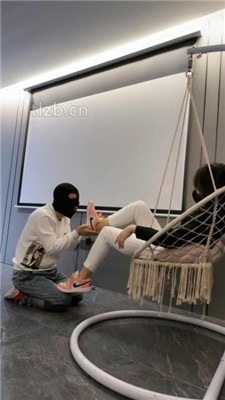 图片[14]_【辣姐】运动鞋全体重踩/船袜脚插嘴/吃袜子/口水吐脸_HD绳艺资源