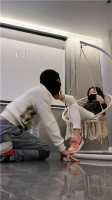 图片[16]_【辣姐】运动鞋全体重踩/船袜脚插嘴/吃袜子/口水吐脸_HD绳艺资源