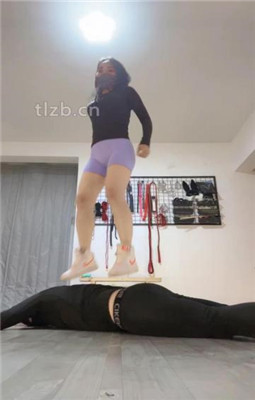 图片[10]_【朱砂痣】滚轮虐肚/踩狗爪/训练臭脚捂脸/踩踏耳光_HD绳艺资源