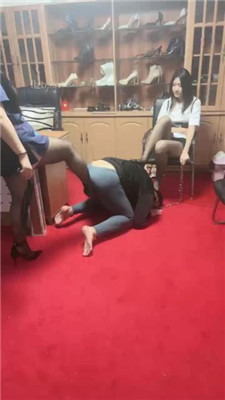 图片[3]_【亿姐】双S-闻舔黑丝脚/踩踏踢踹/骑马喂口水_HD绳艺资源