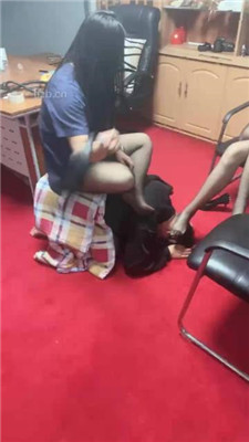 图片[8]_【亿姐】双S-闻舔黑丝脚/踩踏踢踹/骑马喂口水_HD绳艺资源