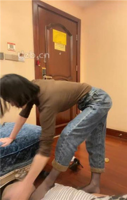 图片[6]_【苏晴】原味黑丝jio捂脸踩踏_HD绳艺资源