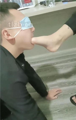 【樱女王】闺蜜琴子S美脚喂食,脚丫白嫩性感,M全舔吃干净! YC-221231-2