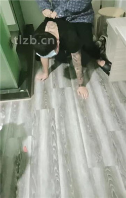 【樱女王】闺蜜琴子S美脚喂食,脚丫白嫩性感,M全舔吃干净! YC-221231-2
