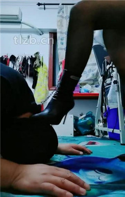 图片[4]_【西安欣】镜前骑马/舔短靴黑丝/踩踏/窒息_HD绳艺资源