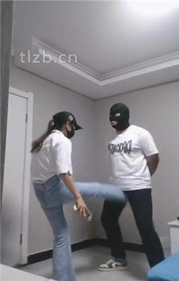 图片[2]_【美娜格格】高难度挑战专场-耳光/提档/帆布鞋踩/揪耳朵_HD绳艺资源