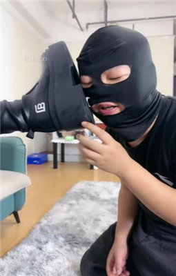 图片[4]_【肉肉】吐口水裸足舔/转胯长靴踩/闻白袜_HD绳艺资源