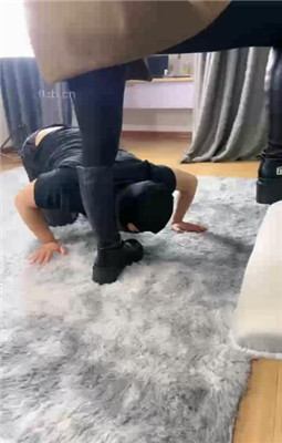 图片[9]_【肉肉】吐口水裸足舔/转胯长靴踩/闻白袜_HD绳艺资源