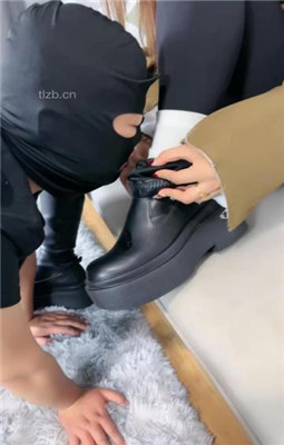 图片[15]_【肉肉】吐口水裸足舔/转胯长靴踩/闻白袜_HD绳艺资源