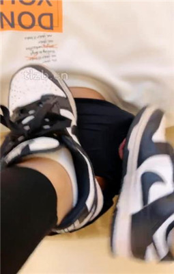 图片[10]_【海绵大大】臀部坐头/运动鞋白棉袜踩踏/转胯/灌圣水_HD绳艺资源