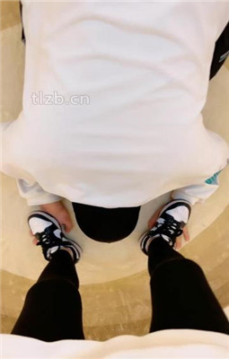 图片[11]_【海绵大大】臀部坐头/运动鞋白棉袜踩踏/转胯/灌圣水_HD绳艺资源