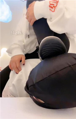 图片[15]_【海绵大大】臀部坐头/运动鞋白棉袜踩踏/转胯/灌圣水_HD绳艺资源