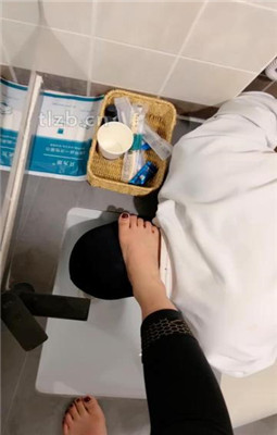 图片[19]_【海绵大大】臀部坐头/运动鞋白棉袜踩踏/转胯/灌圣水_HD绳艺资源