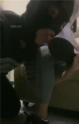 图片[4]_【漫漫】网咖桌底视角伺候_HD绳艺资源