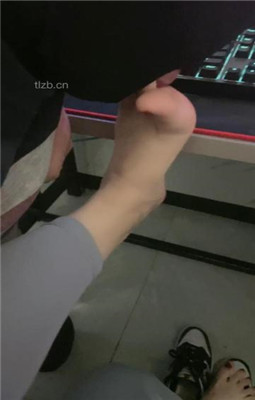 图片[17]_【漫漫】网咖桌底视角伺候_HD绳艺资源