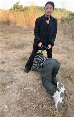 图片[7]_【佳琳】户外犬化-吃野草-遛狗转胯-舔泥巴脏鞋底_HD绳艺资源