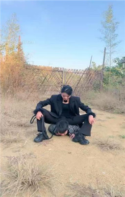 图片[14]_【佳琳】户外犬化-吃野草-遛狗转胯-舔泥巴脏鞋底_HD绳艺资源