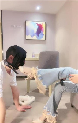 图片[2]_【芳菲】高跟肉丝踩脚垫/毛拖鞋抽耳光_HD绳艺资源