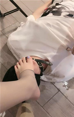 图片[17]_【芳菲】高跟肉丝踩脚垫/毛拖鞋抽耳光_HD绳艺资源