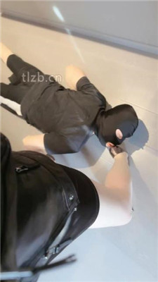 图片[8]_【安主】转胯爬行/闻高跟鞋窝/圣水盛宴/碾压踩/内裤诱惑_HD绳艺资源