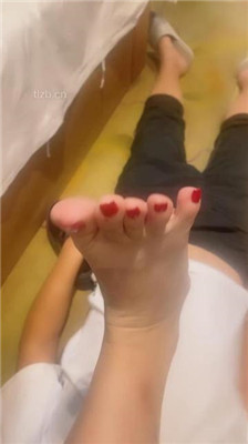 图片[13]_【陈甜女帝】长靴原味船袜jio踩地毯狗_HD绳艺资源