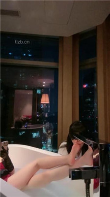 【美美子】白富美VS母畜-浴缸伺候主人恋足_HD绳艺资源