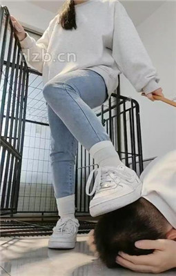 图片[6]_【悦主大大】圈养奴化-转胯骑马-囚禁狗笼-舔白袜裸足_HD绳艺资源